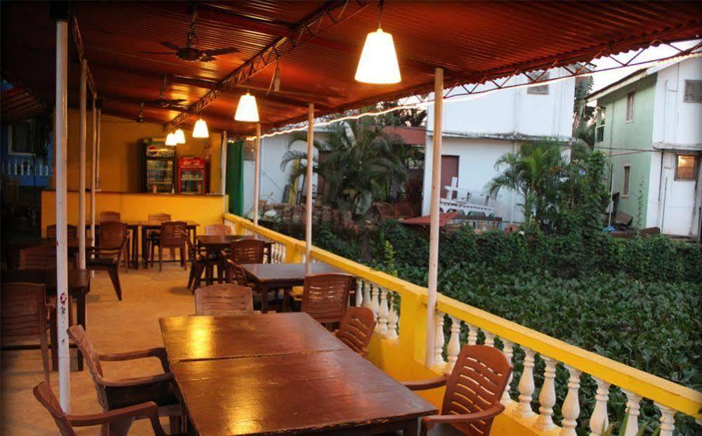 קלנגוטה Dona Julia Beach Resort מראה חיצוני תמונה