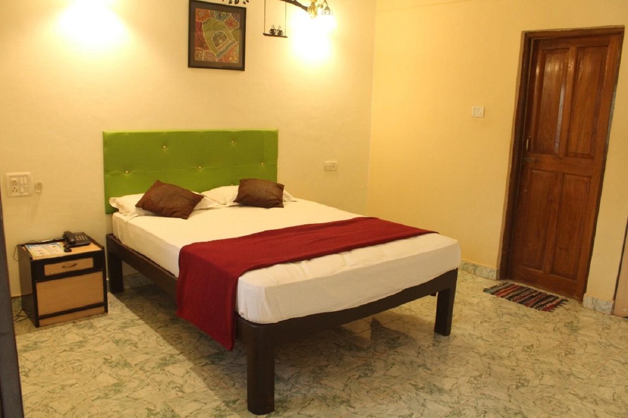 קלנגוטה Dona Julia Beach Resort מראה חיצוני תמונה