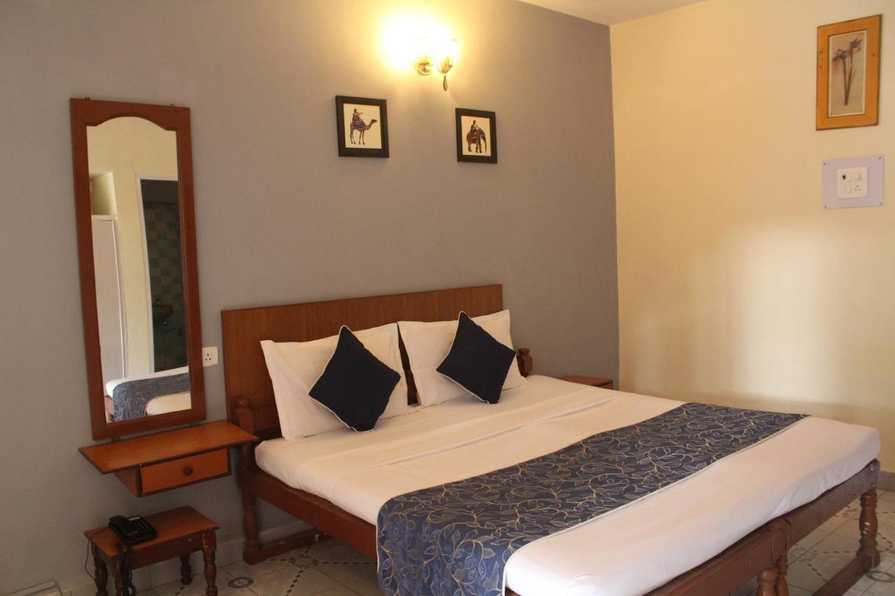 קלנגוטה Dona Julia Beach Resort מראה חיצוני תמונה
