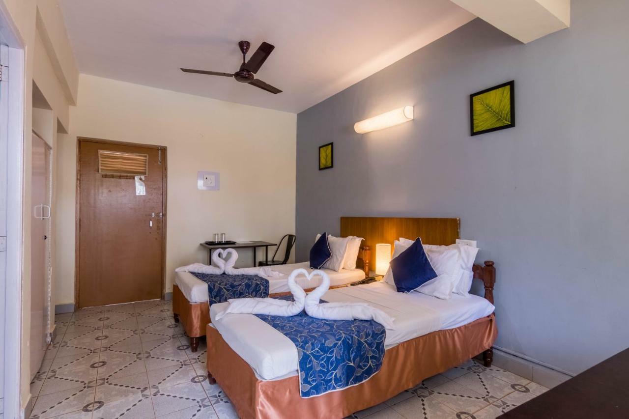 קלנגוטה Dona Julia Beach Resort מראה חיצוני תמונה