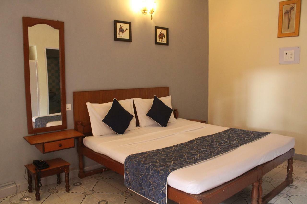קלנגוטה Dona Julia Beach Resort מראה חיצוני תמונה